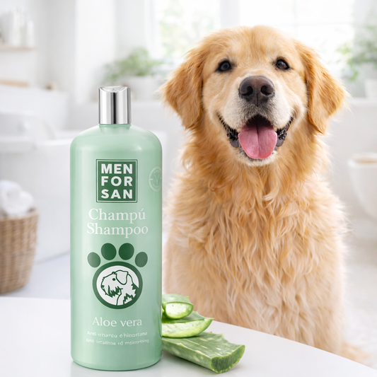 Champú con aloe vera para perros con piel sensible que deja el pelo limpio, suave y brillante